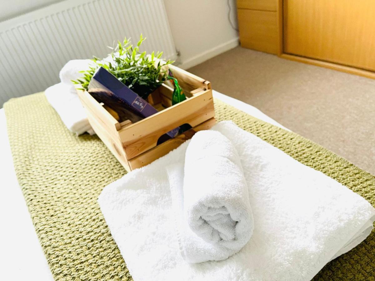 Jade's Cozy Retreat: Pet-Friendly 2-Bed with Garden Villa Cambridge  Exterior photo
