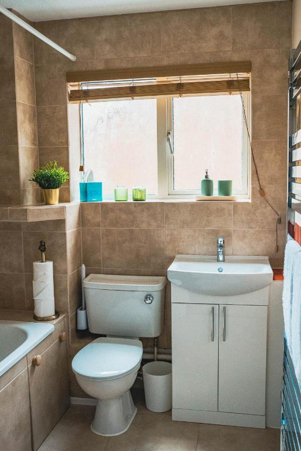 Jade's Cozy Retreat: Pet-Friendly 2-Bed with Garden Villa Cambridge  Exterior photo