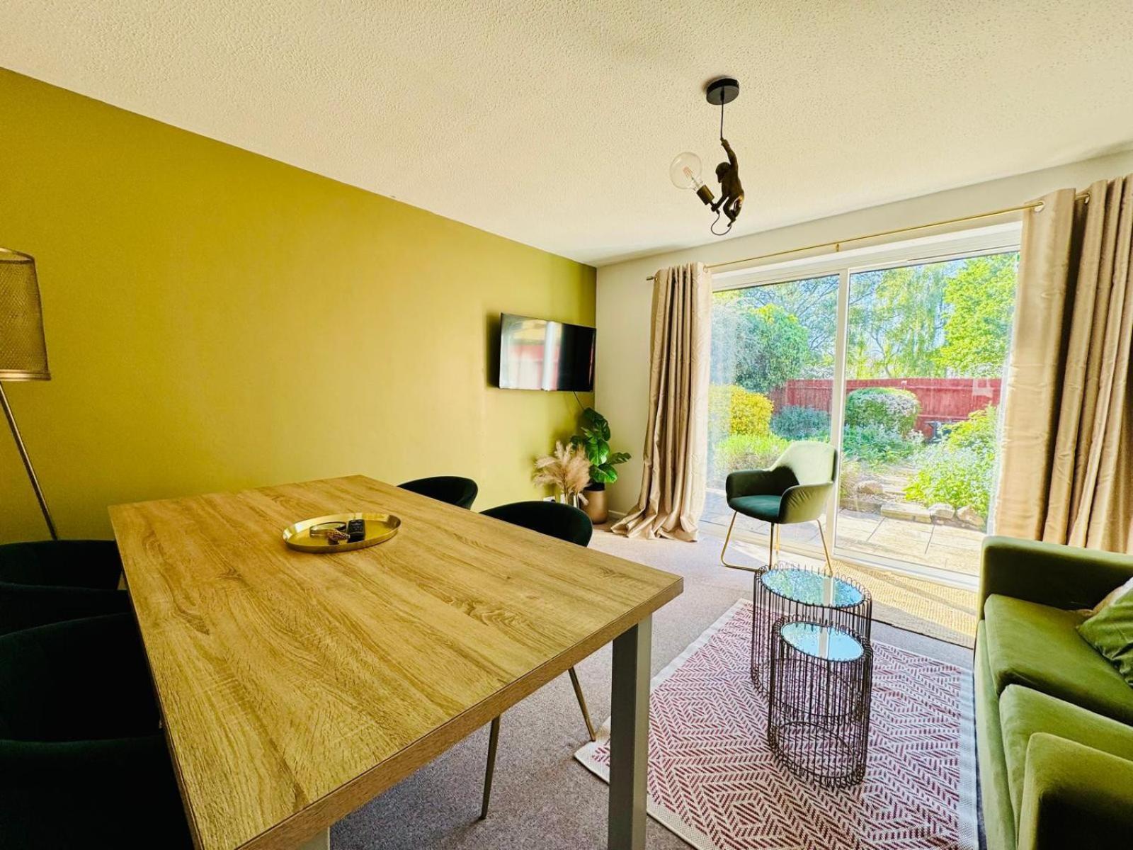 Jade's Cozy Retreat: Pet-Friendly 2-Bed with Garden Villa Cambridge  Exterior photo