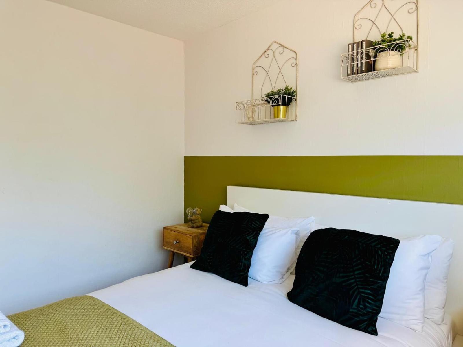 Jade's Cozy Retreat: Pet-Friendly 2-Bed with Garden Villa Cambridge  Exterior photo