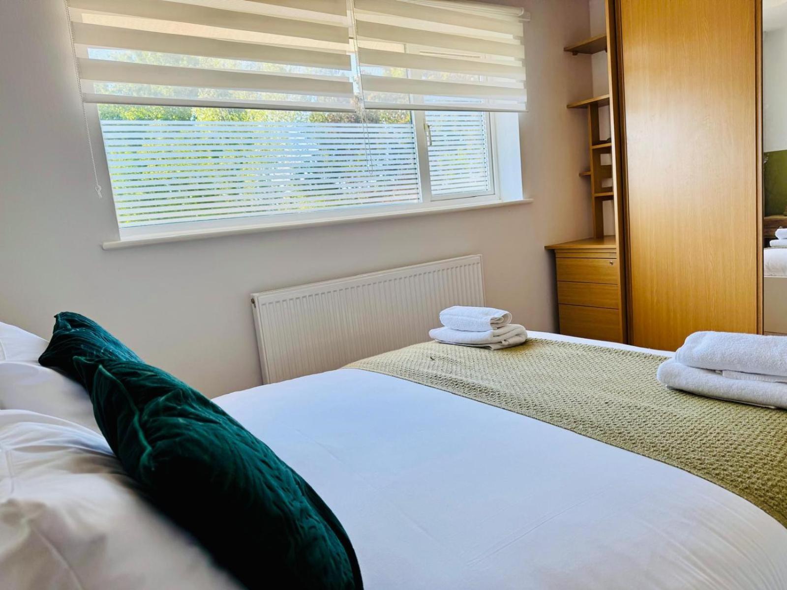 Jade's Cozy Retreat: Pet-Friendly 2-Bed with Garden Villa Cambridge  Exterior photo