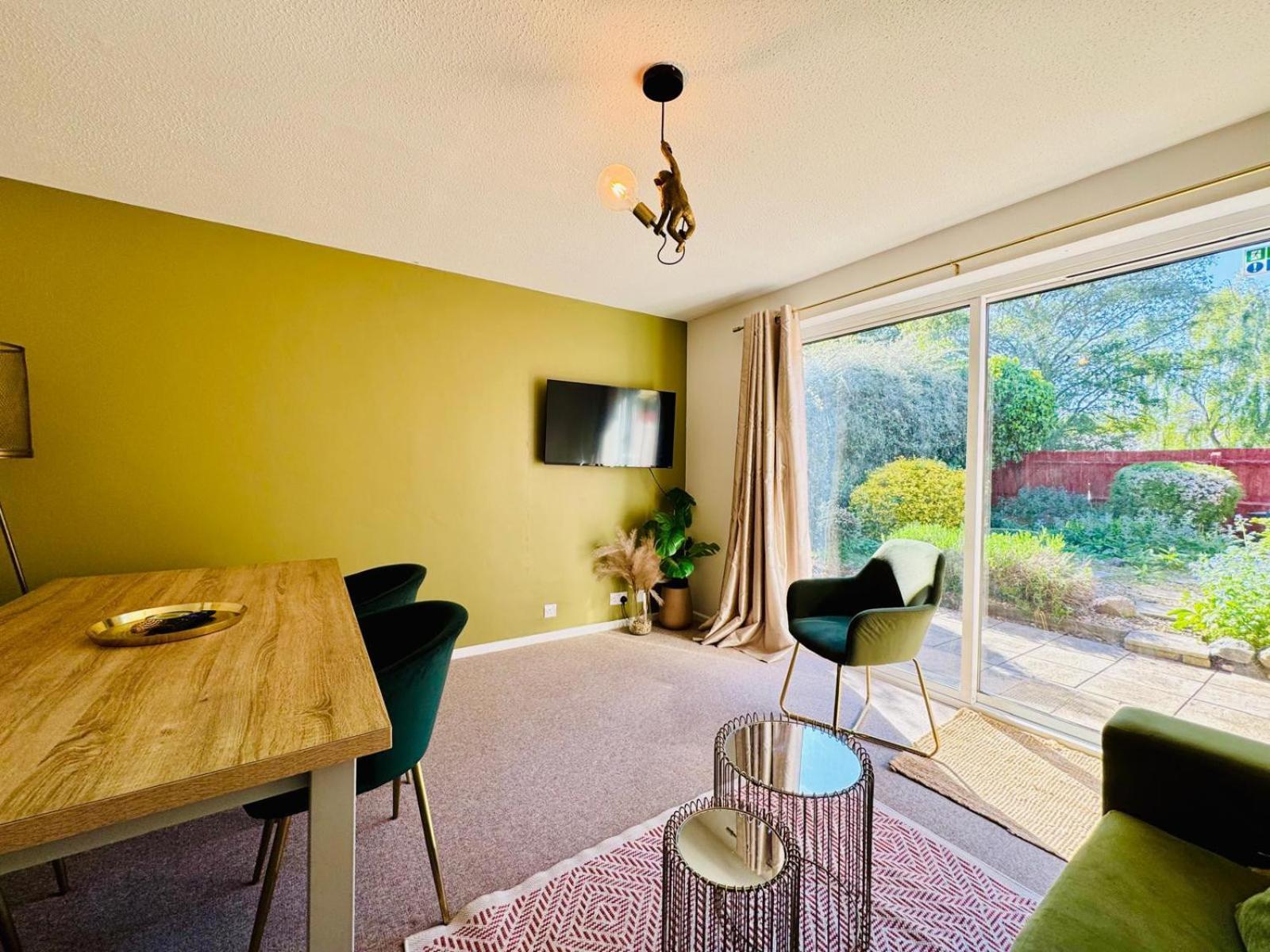 Jade's Cozy Retreat: Pet-Friendly 2-Bed with Garden Villa Cambridge  Exterior photo